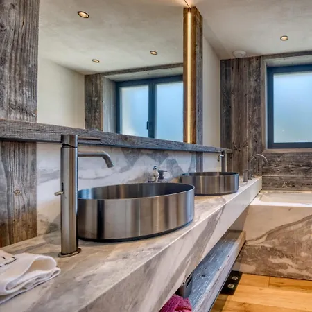 Exception A Piscine Interieure Chalet *