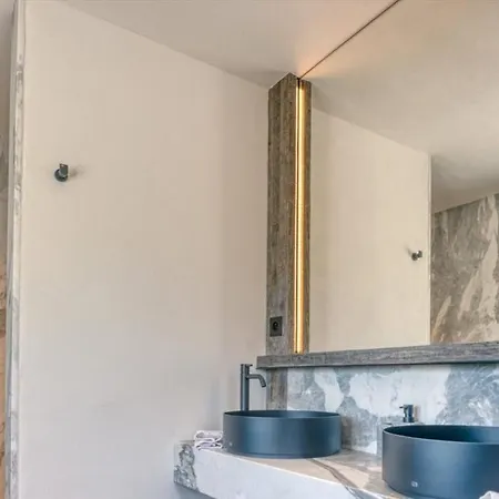 Chalet Exception A Piscine Interieure